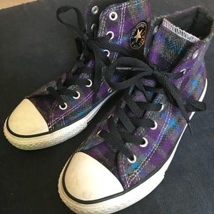 Converse women’s size 5